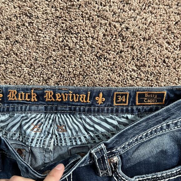Rock Revival Betty Capri Jeans Womens 34 Blue Denim Contrast Stitch Embroidered - Picture 4 of 9